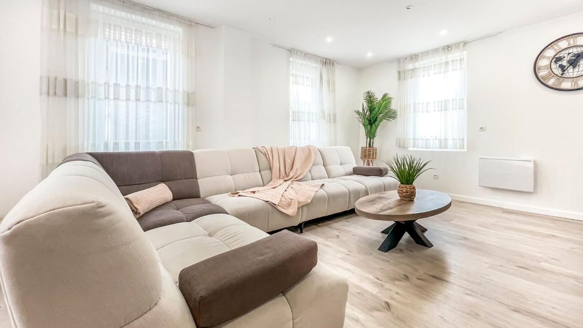קלוז Homey Sakine- Proche Centre- Netflix- Wifi מראה חיצוני תמונה